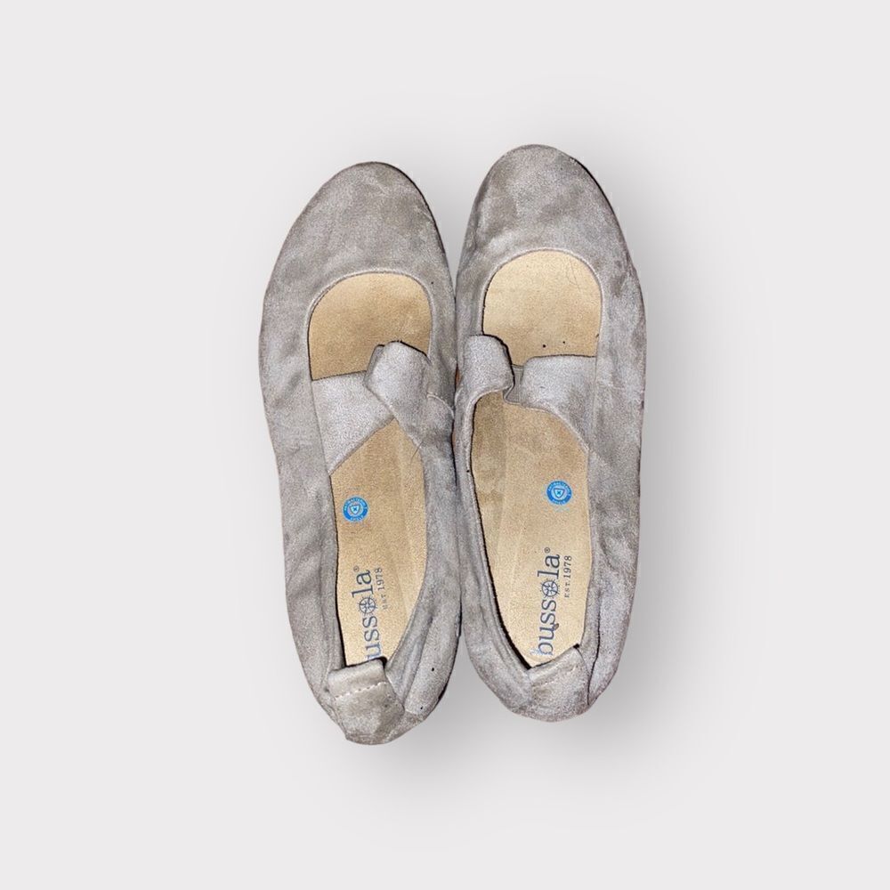 Bussola Cream Mary Jane Flat Shoes Size 9